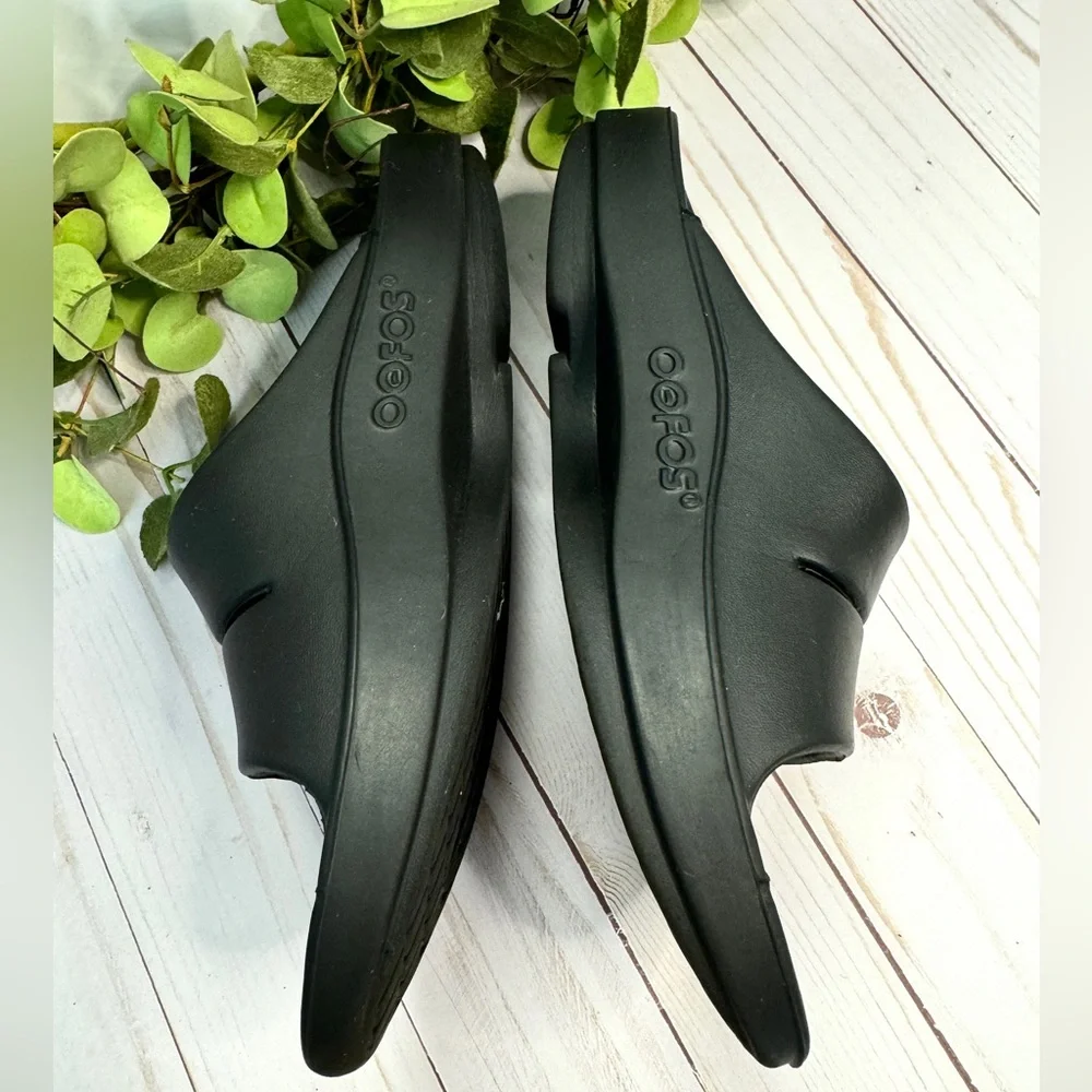 OOFOS -Unisex Ooahh Post Recovery Slide Sandal Size Women 8 /Men 6